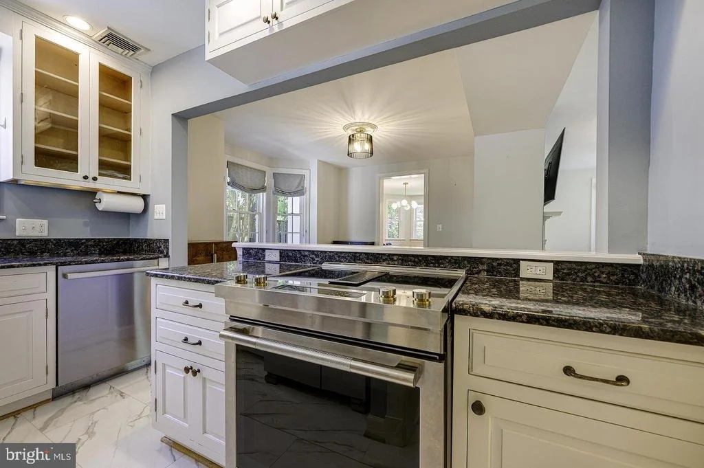 Photo of 3905 LAIRD PLACE
