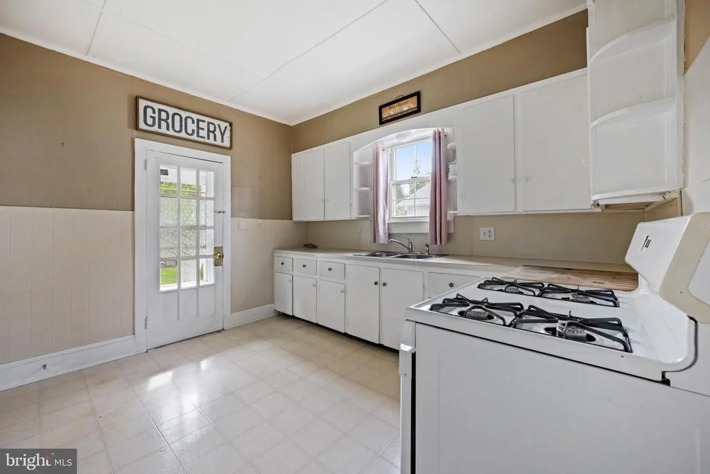 Photo of 305 WALNUT STREET