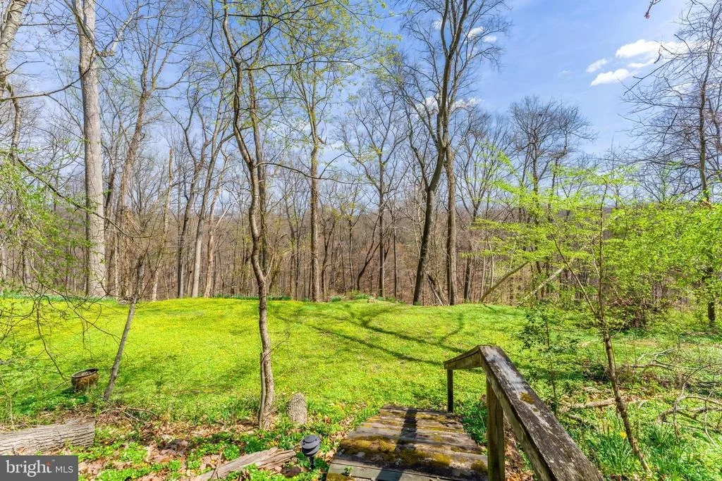 Photo of 901 CHINQUAPIN ROAD