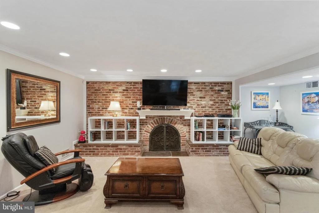 Photo of 2609 VILLAGE LANE