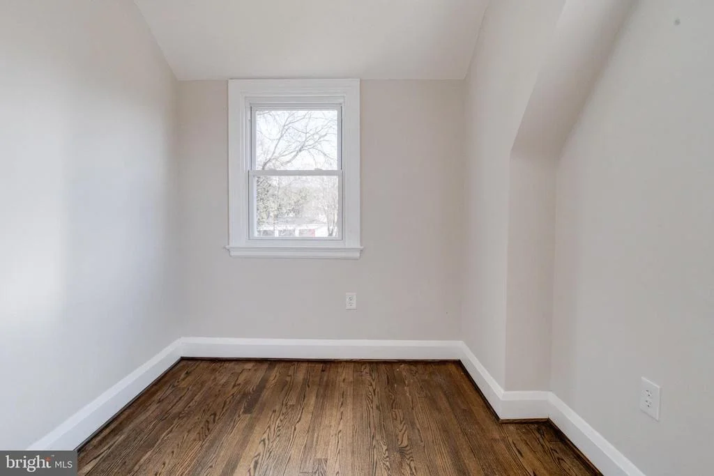 Photo of 605 WALNUT AVENUE