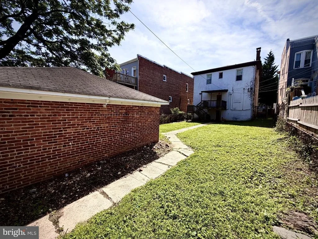 Photo of 2425 EUTAW PLACE