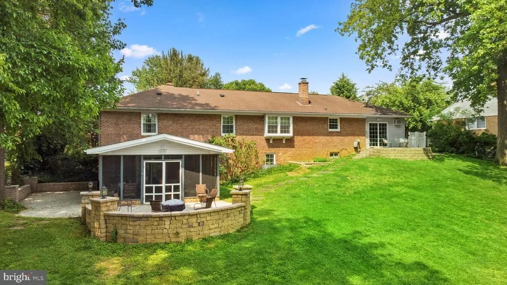 Photo of 4117 QUEEN MARY DRIVE