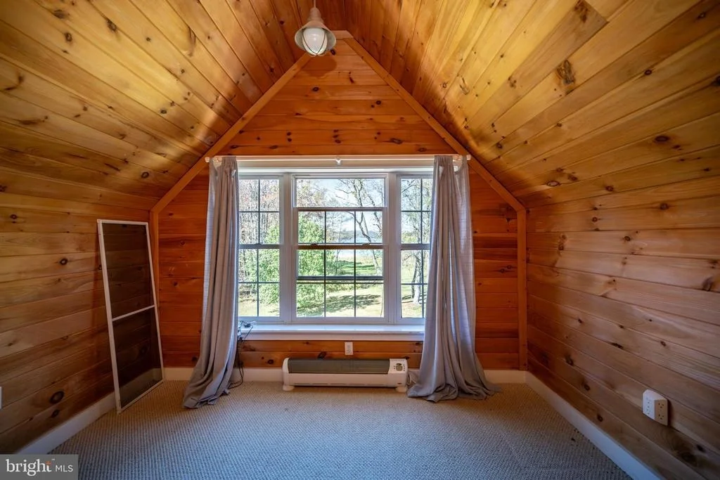 Photo of 32 HAZELHURST LANE