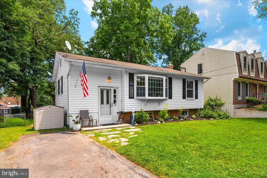 Photo of 10113 DAY AVENUE