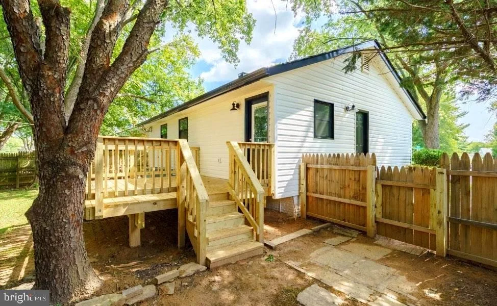 Photo of 232 CANDYTUFT ROAD