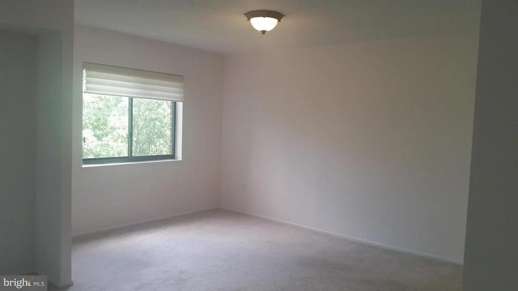 Photo of Unit 2816 at 15107 INTERLACHEN DRIVE