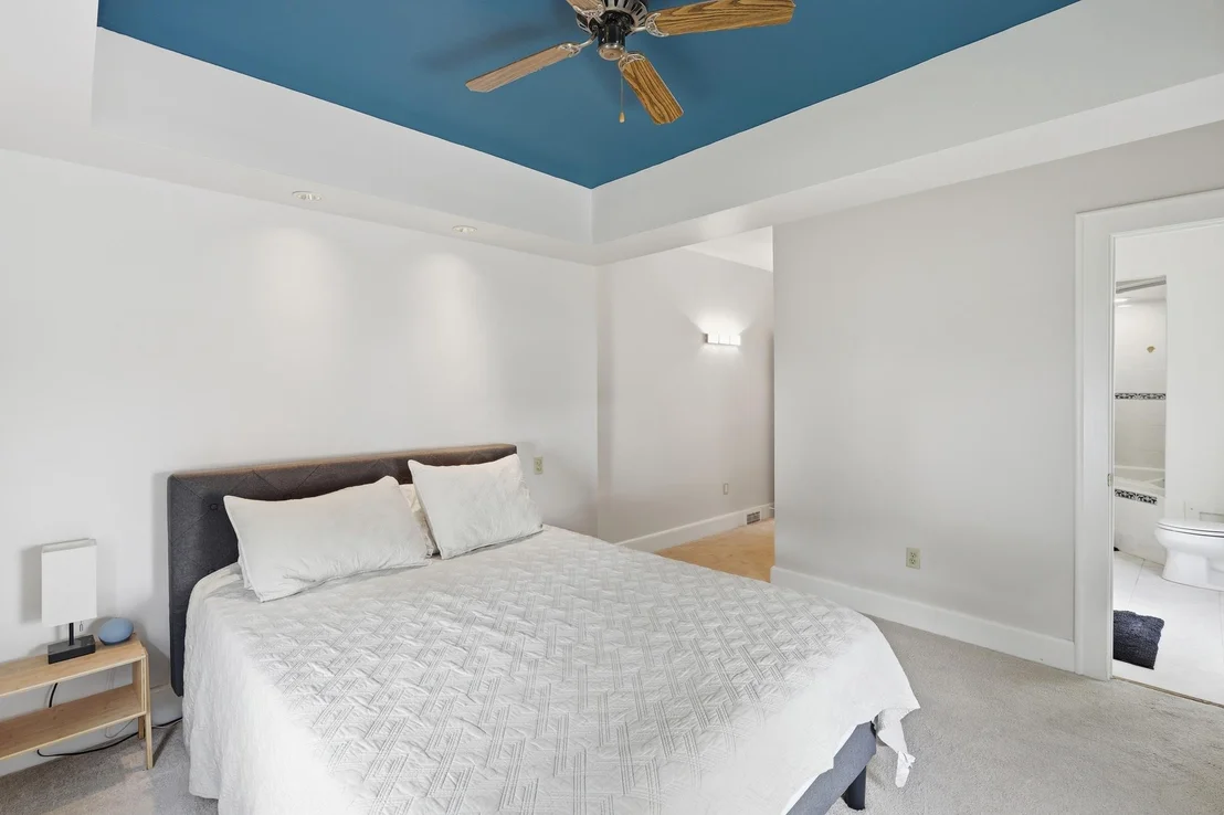 Photo of 727 N GOVERNORS AVENUE
