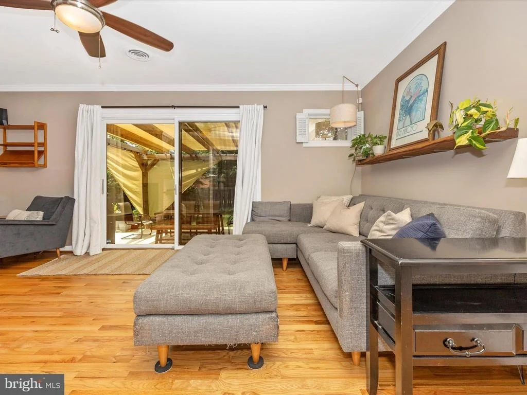 Photo of 201 CRESTVIEW COURT