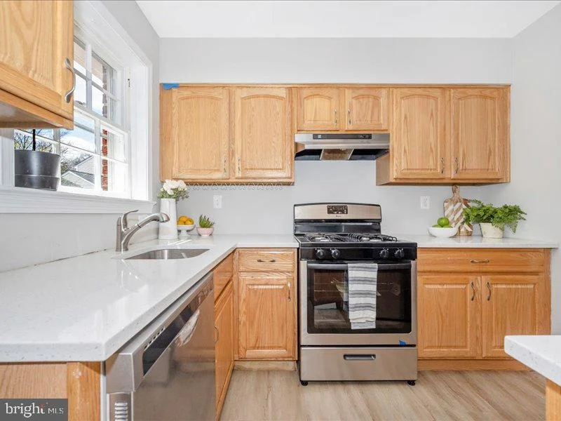 Photo of 10700 JAMAICA DRIVE