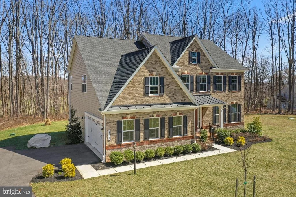 Photo of 137 GREENTREE FARM DRIVE