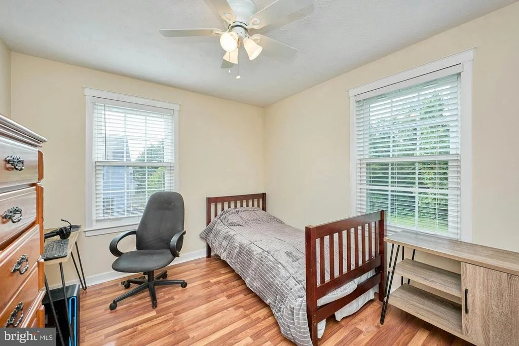 Photo of 806 RUST DRIVE NE