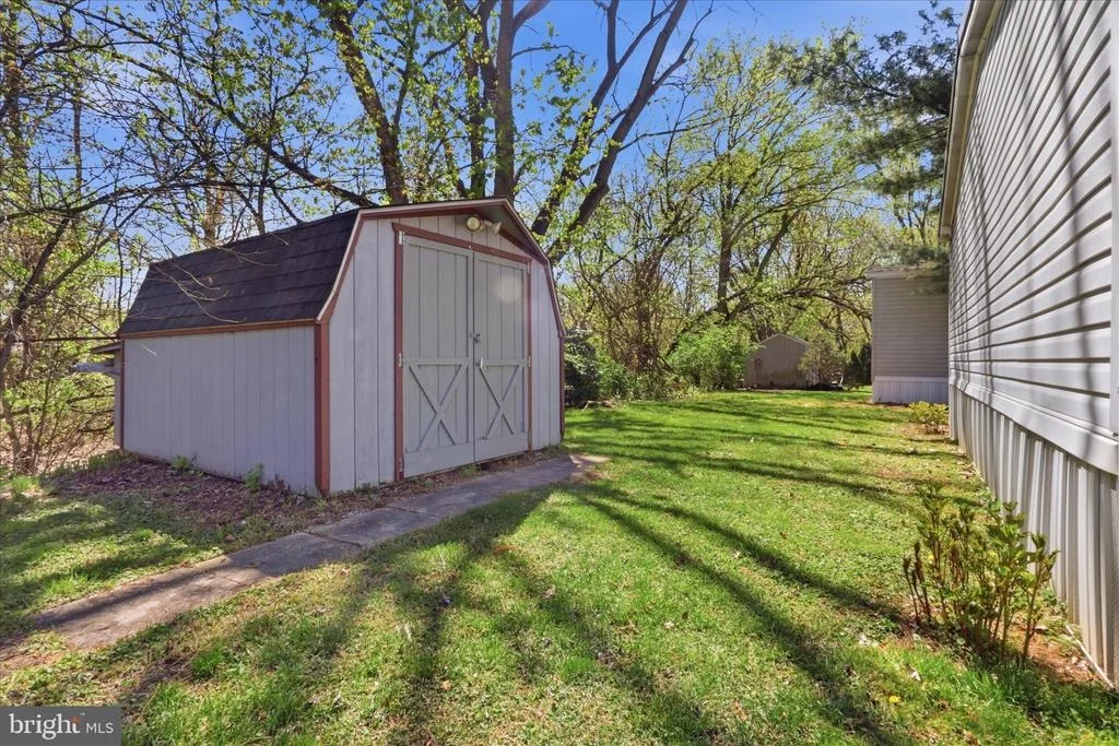 Photo of 11125 LAKESIDE DRIVE