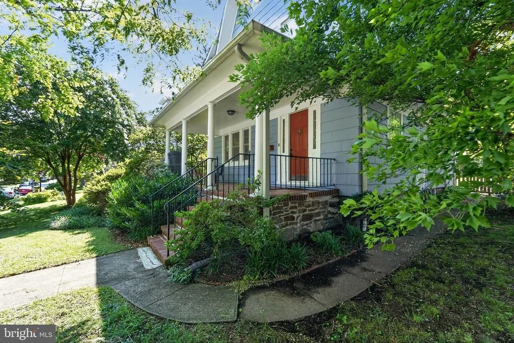 Photo of 2411 EVERTON ROAD
