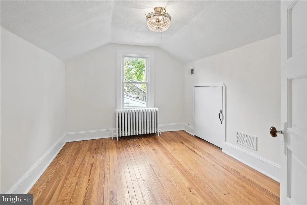 Photo of 4805 CALVERT ROAD