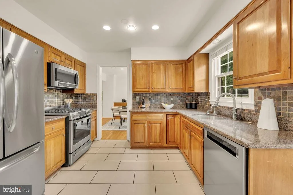 Photo of 12114 GREENLEAF AVENUE