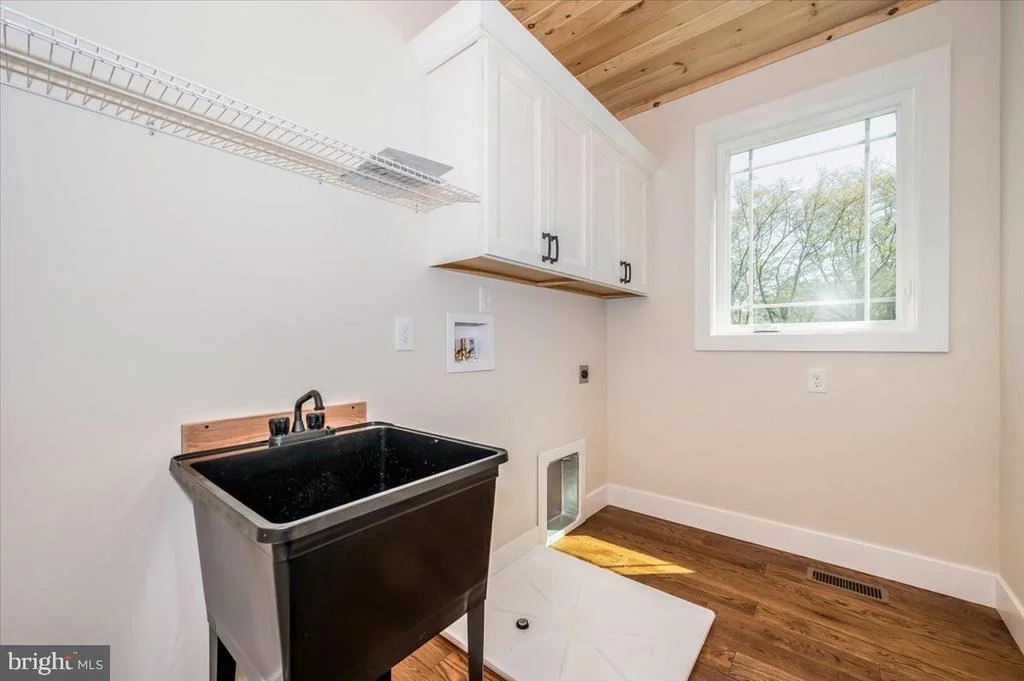 Photo of 460 SHADE TREE LANE