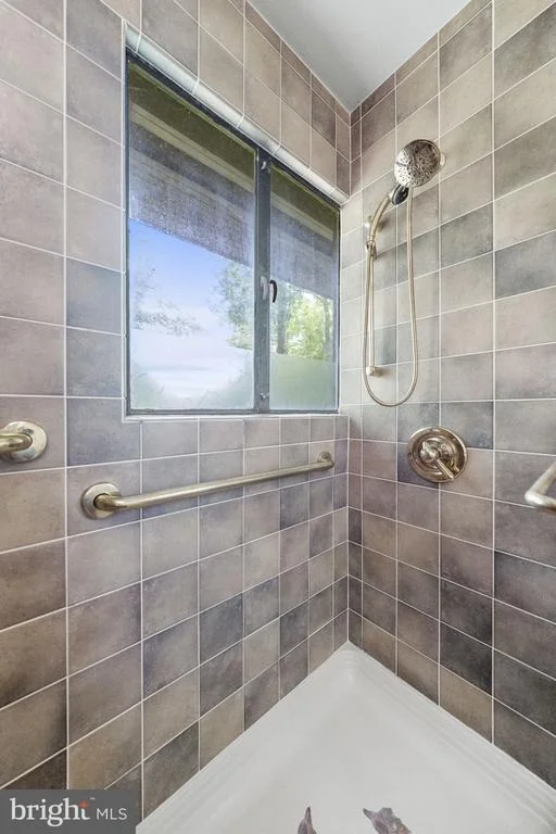 Photo of 2 BUTTONWOOD LANE