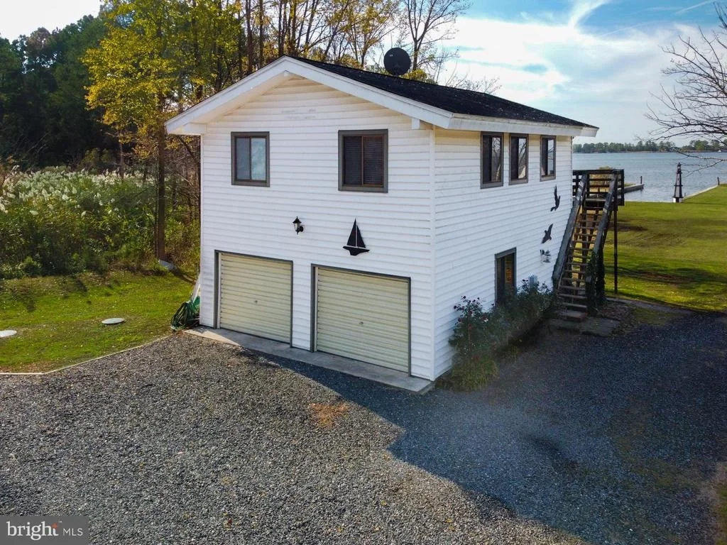 Photo of 1308 TOWN POINT ROAD