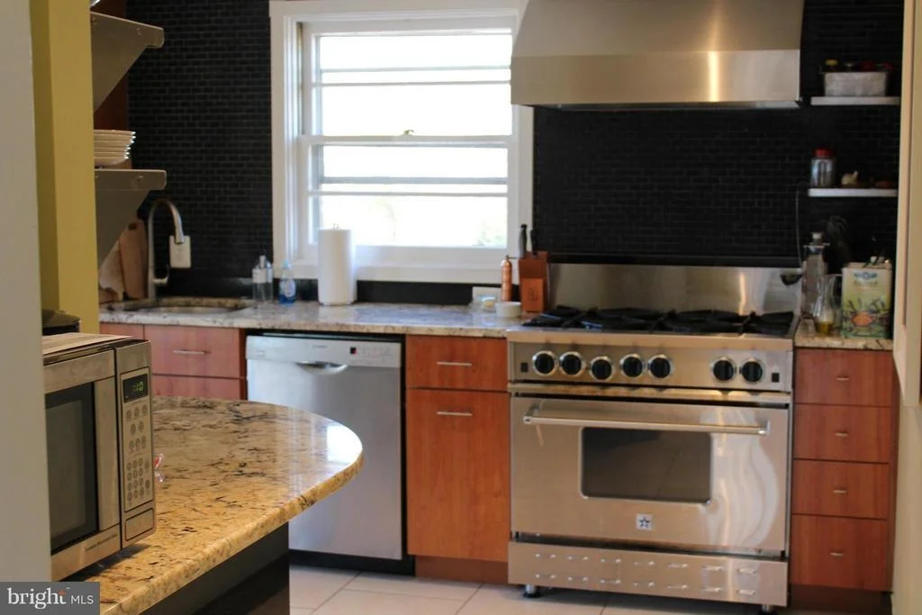 Photo of 17 13TH STREET E