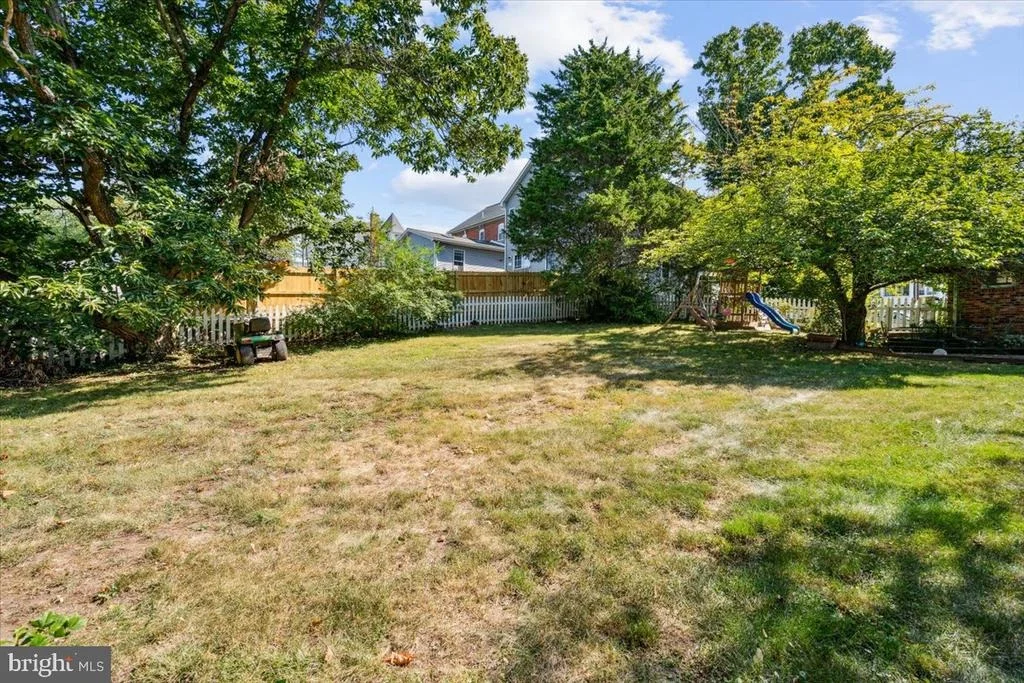 Photo of 311 N MAPLE AVENUE N
