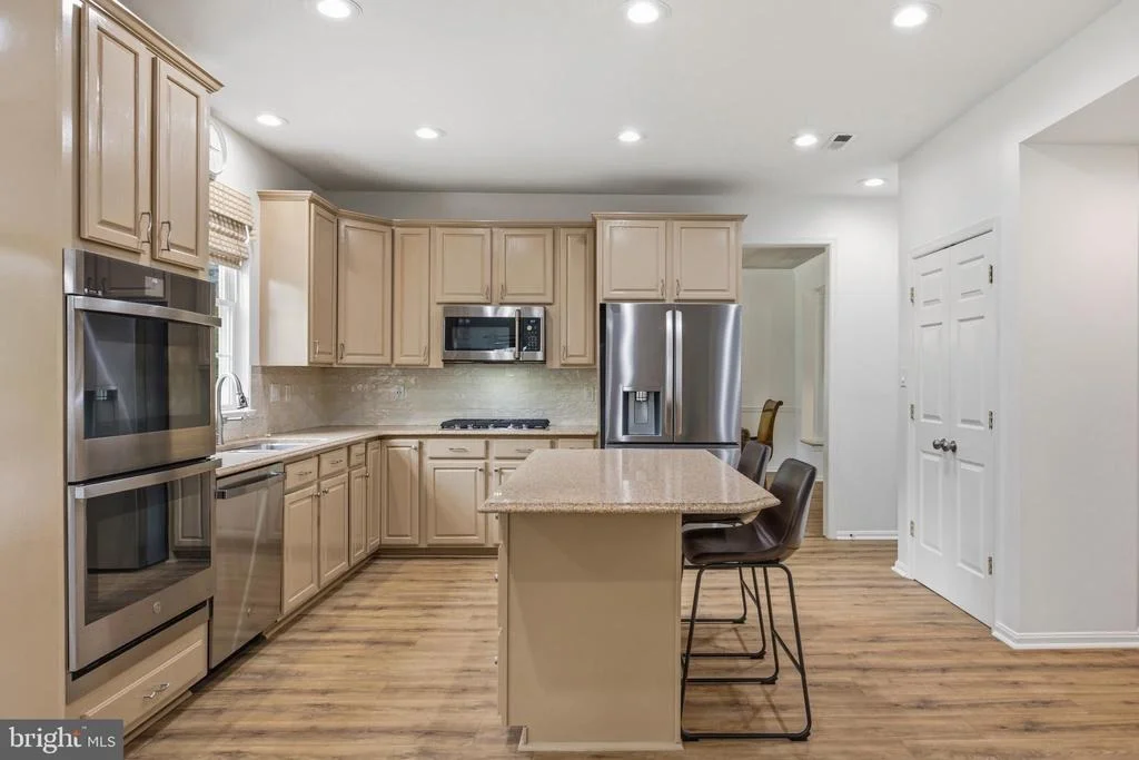Photo of 2416 VALLEY BROOK LANE