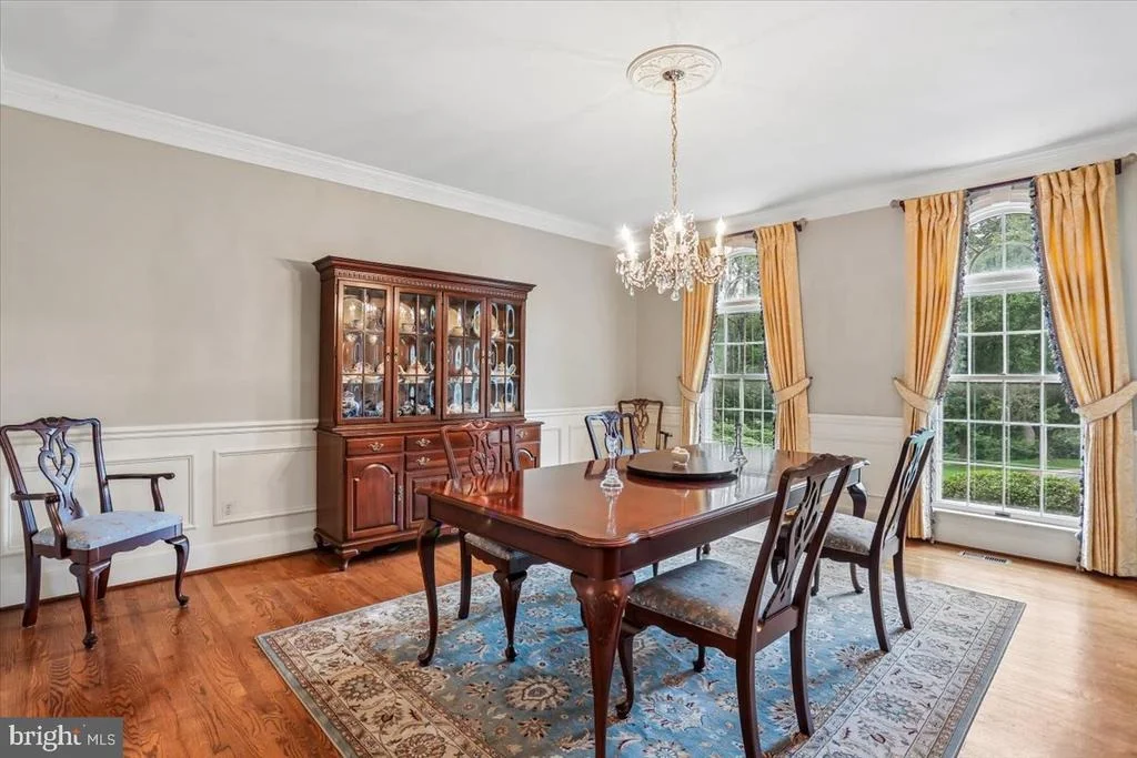Photo of 899 LINGANORE DRIVE