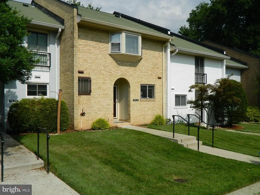 Photo of Unit 1C at 3617 GLENEAGLES DRIVE