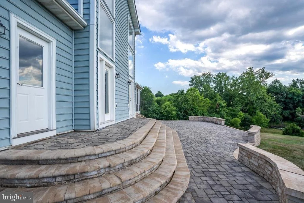 Photo of 22669 WATSON ROAD