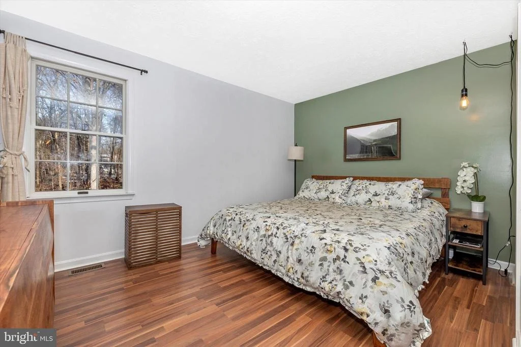Photo of 1304 SOMERSET ROAD