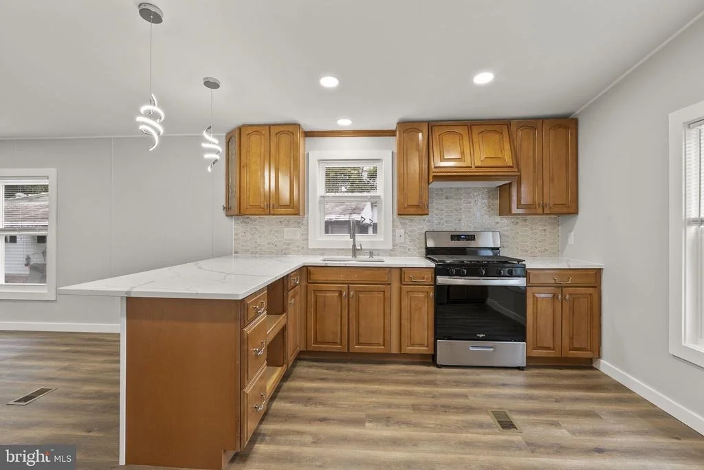 Photo of 635 SUNSET STRIP
