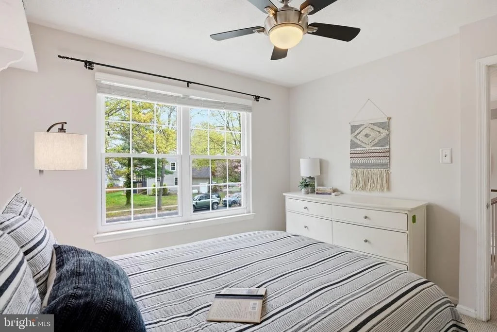 Photo of 289 COLLEGE MANOR DRIVE