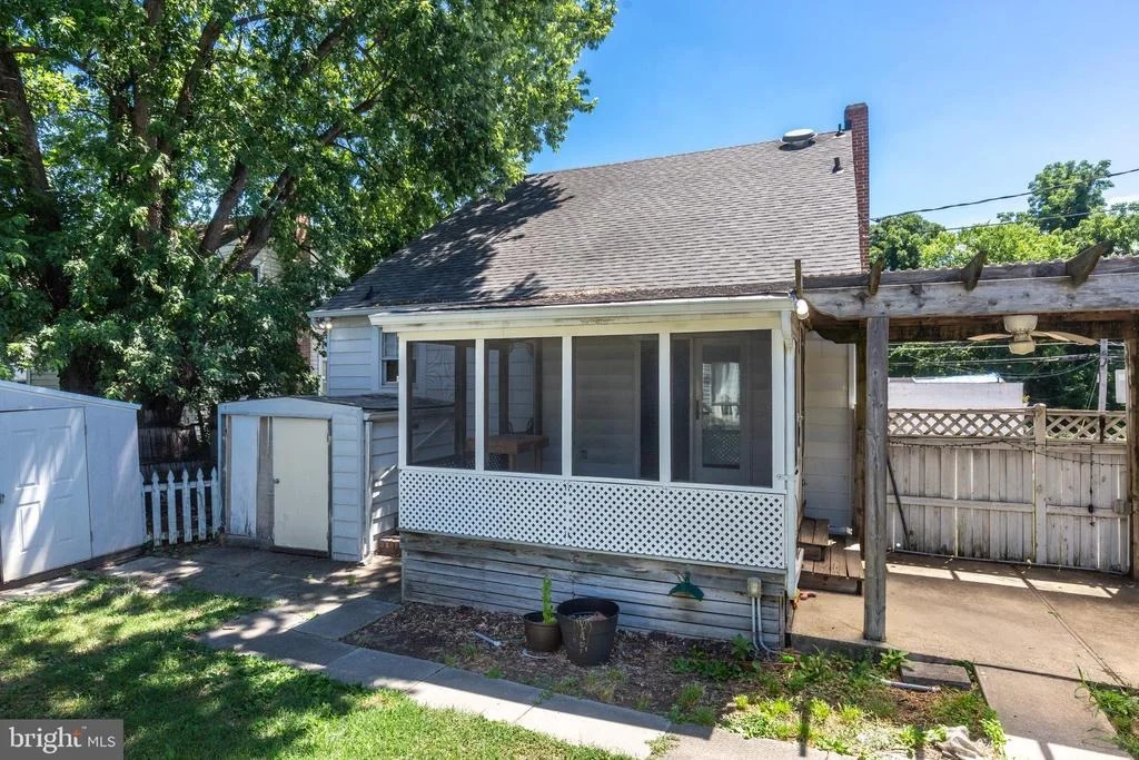 Photo of 4928 LEEDS AVENUE