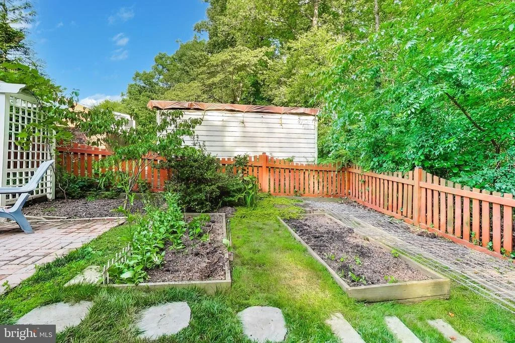 Photo of 8825 STARK ROAD