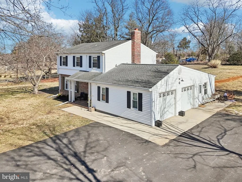 Photo of 2139 DAISY ROAD