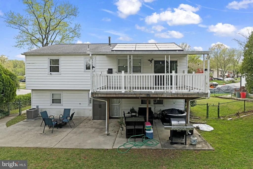 Photo of 111 E HEMMINGS WAY