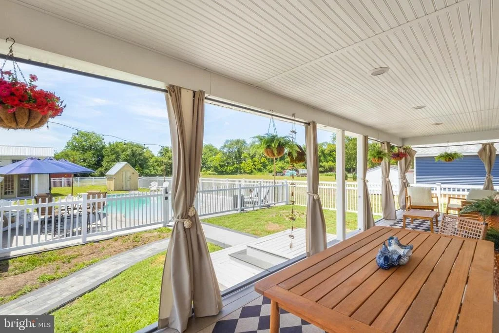 Photo of 30328 SEAFORD ROAD