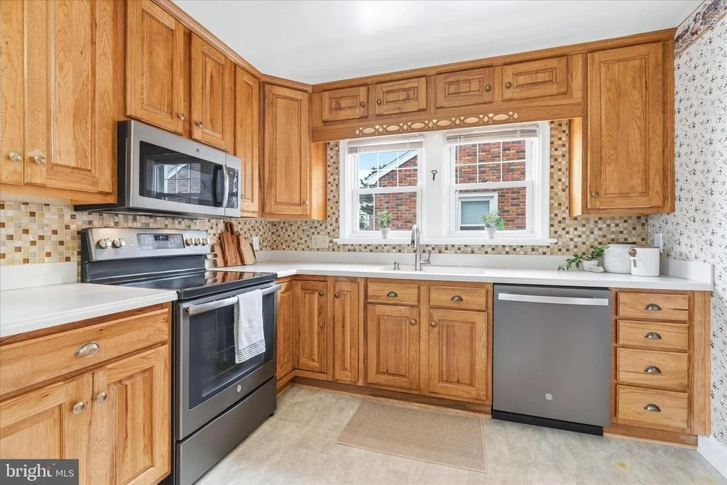 Photo of 6 E 13TH STREET