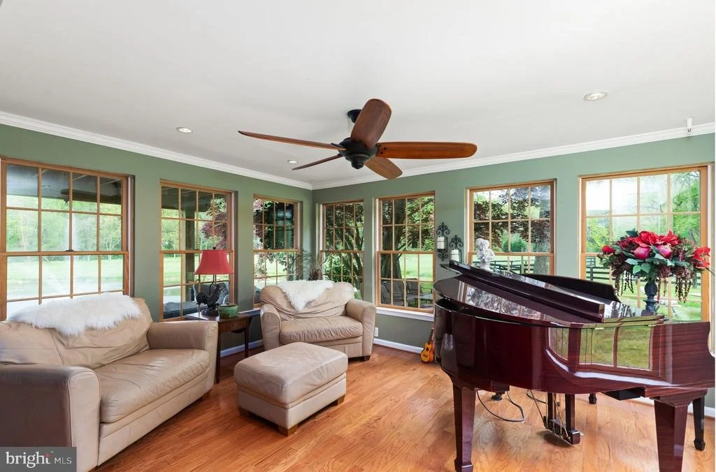 Photo of 2310 PUTNAM ROAD