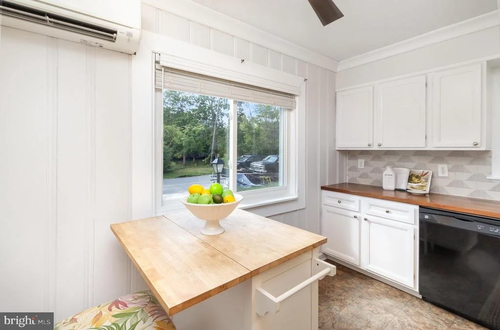 Photo of 2033 SHORE DRIVE