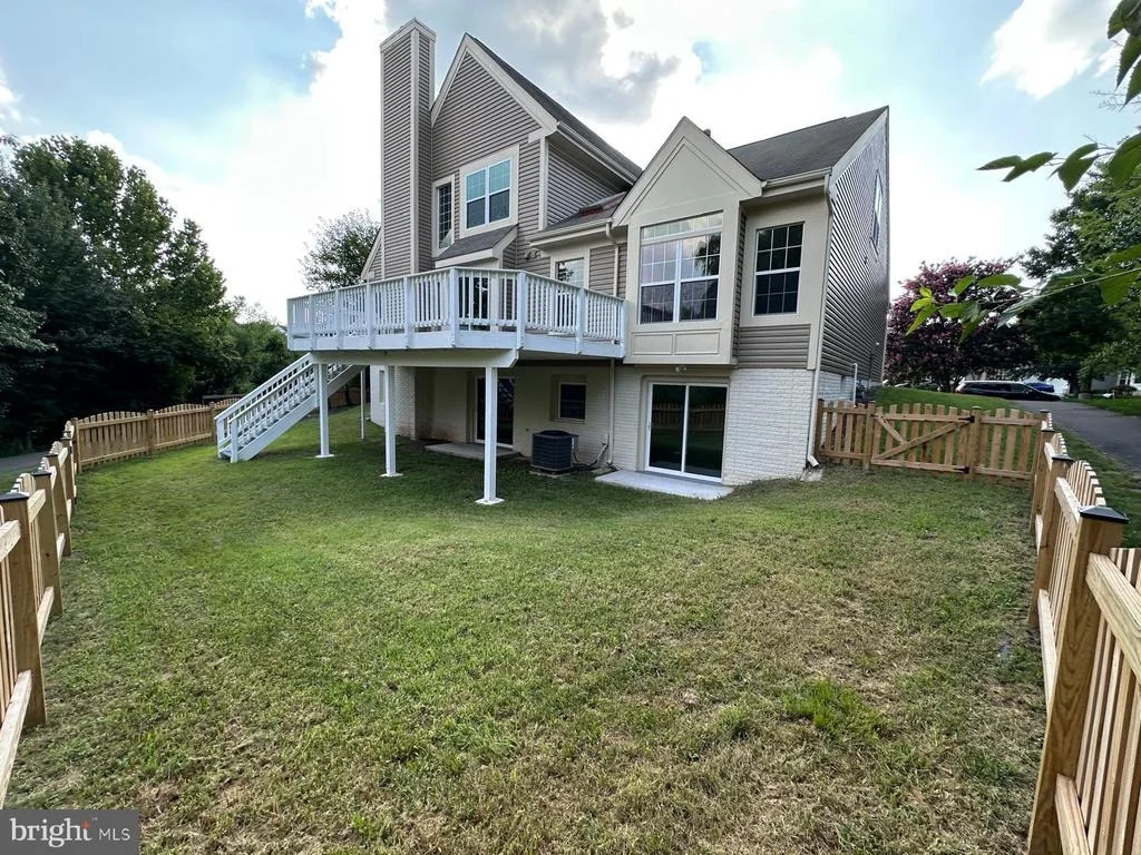 Photo of 43997 NEEDMORE COURT
