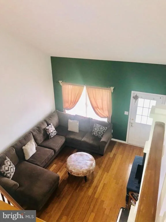 Photo of 668 WARREN DRIVE