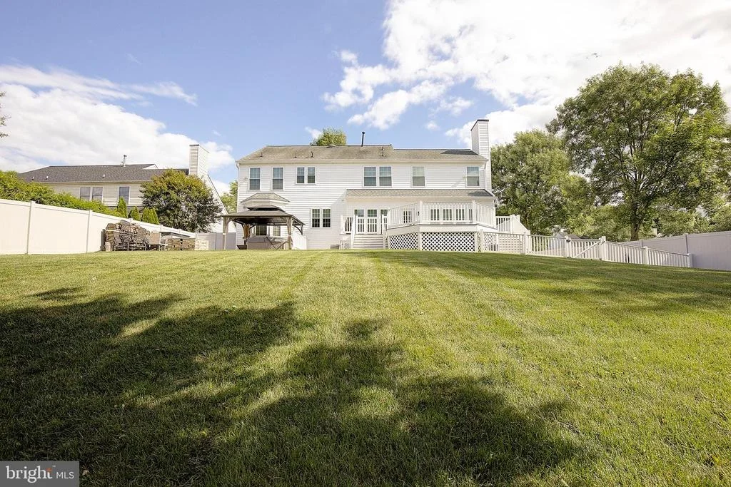 Photo of 2424 VALLEY BROOK LANE