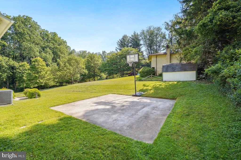Photo of 882 DIAMOND DRIVE