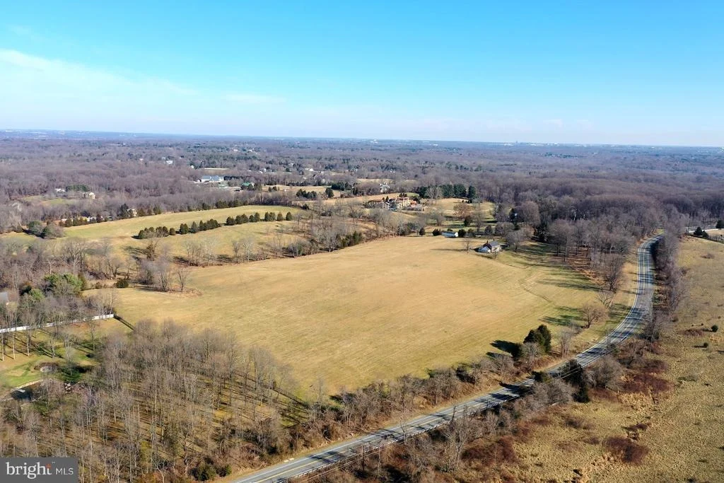 Photo of 15220 RIVER ROAD