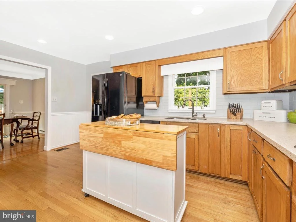 Photo of 11320 RAMBLING ROAD
