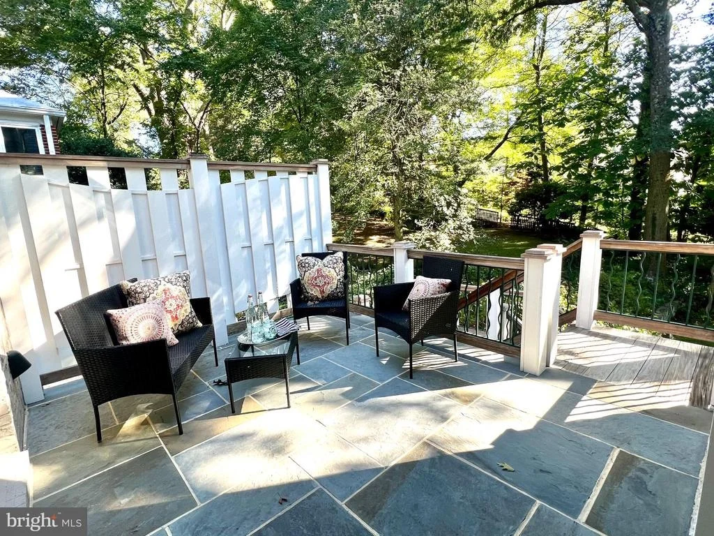 Photo of 1118 DALE DRIVE