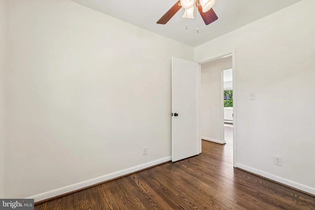 Photo of 816 MEADOW ROAD