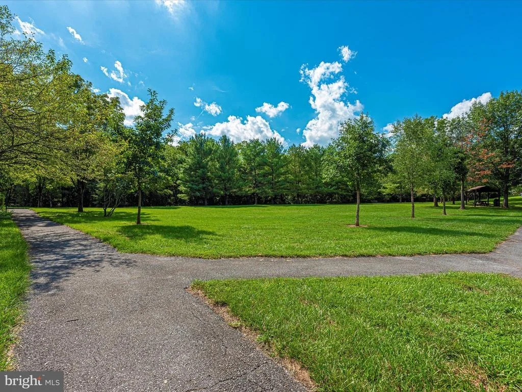 Photo of 2124 COLLINGWOOD LANE