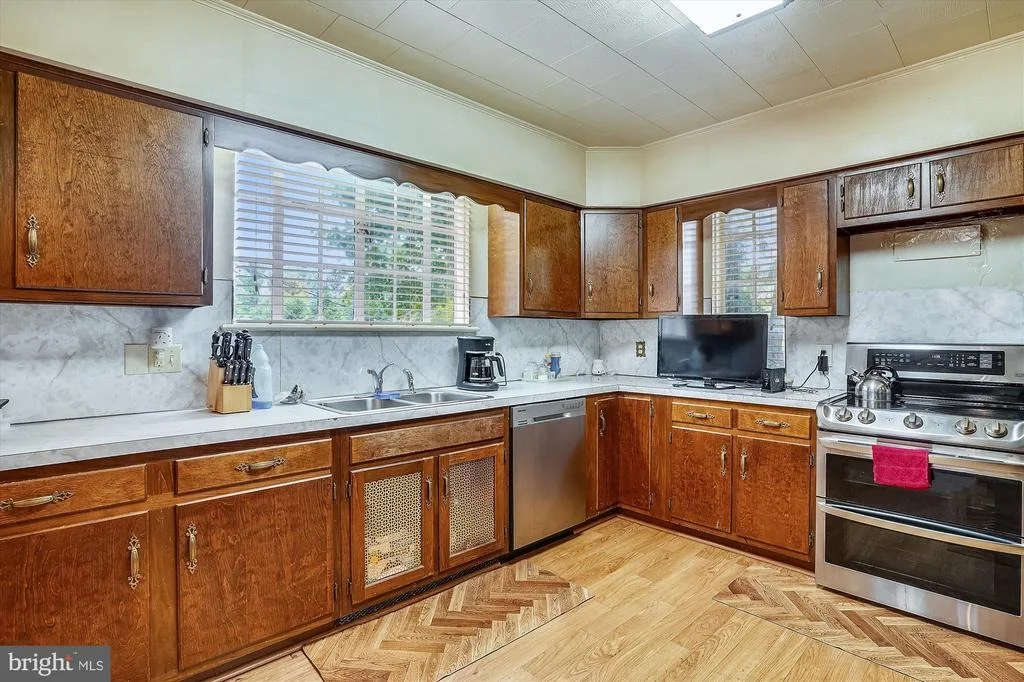 Photo of 200 MEALEY PARKWAY